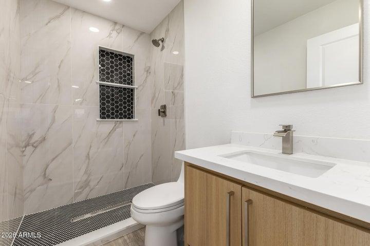 6721 E McDowell Road Unit 302C