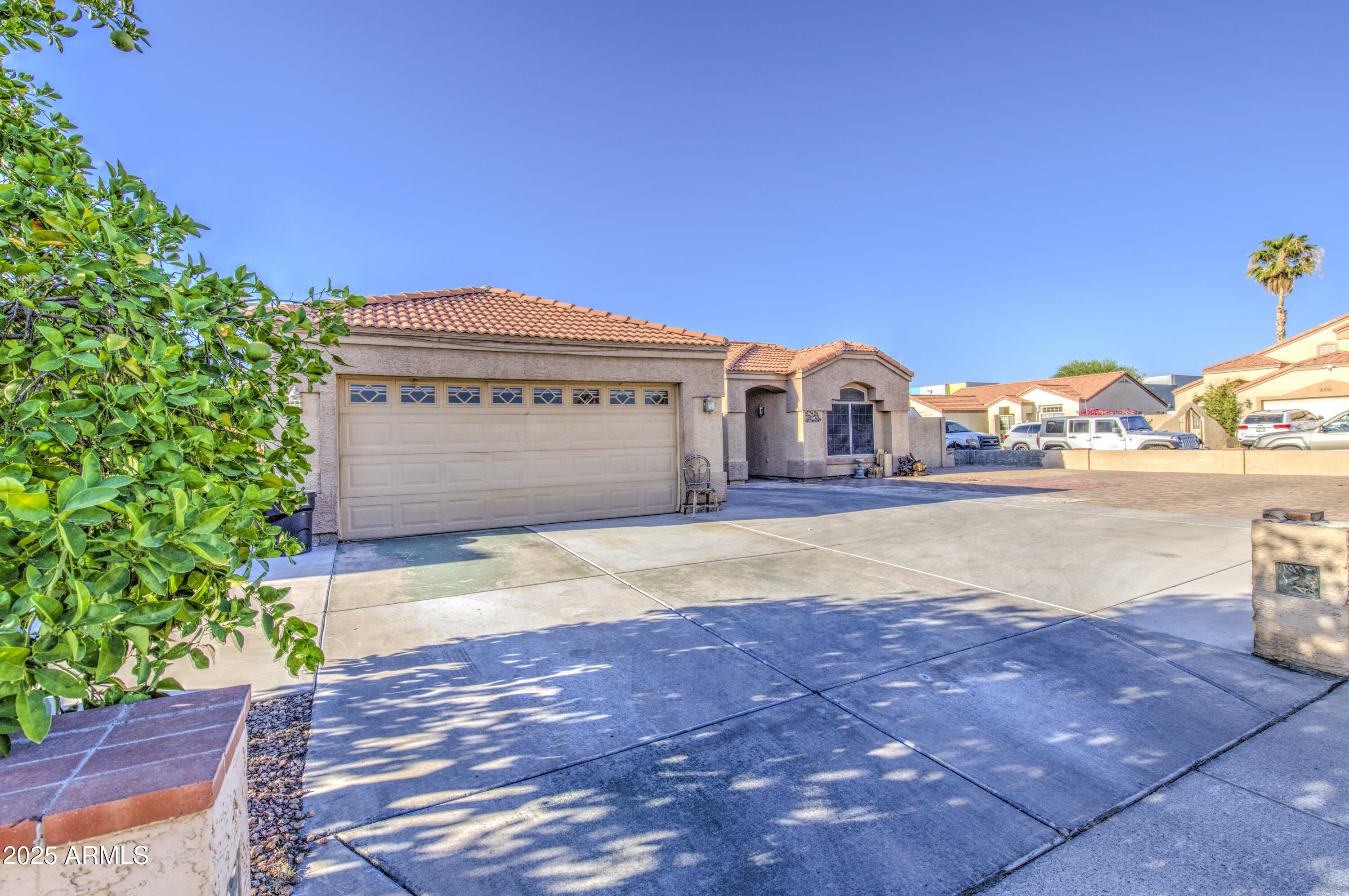 8504 W WINDSOR Avenue