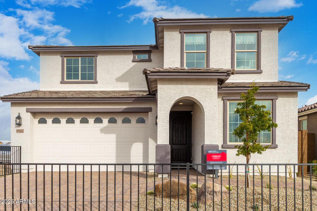 Photo of 8940 W Georgia Avenue, Glendale, AZ 85305 (MLS # 6924108)