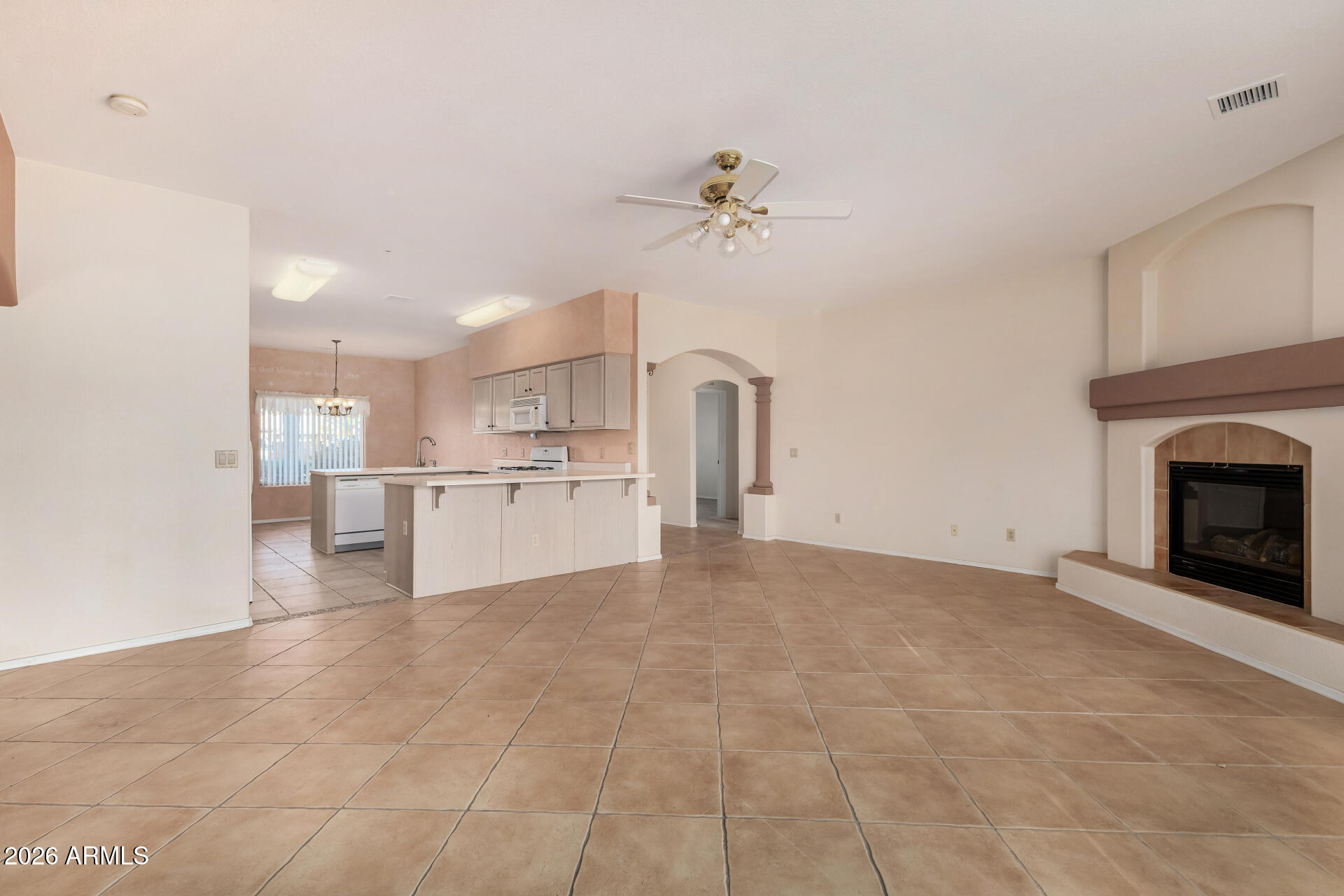 159 E Pebble Trail