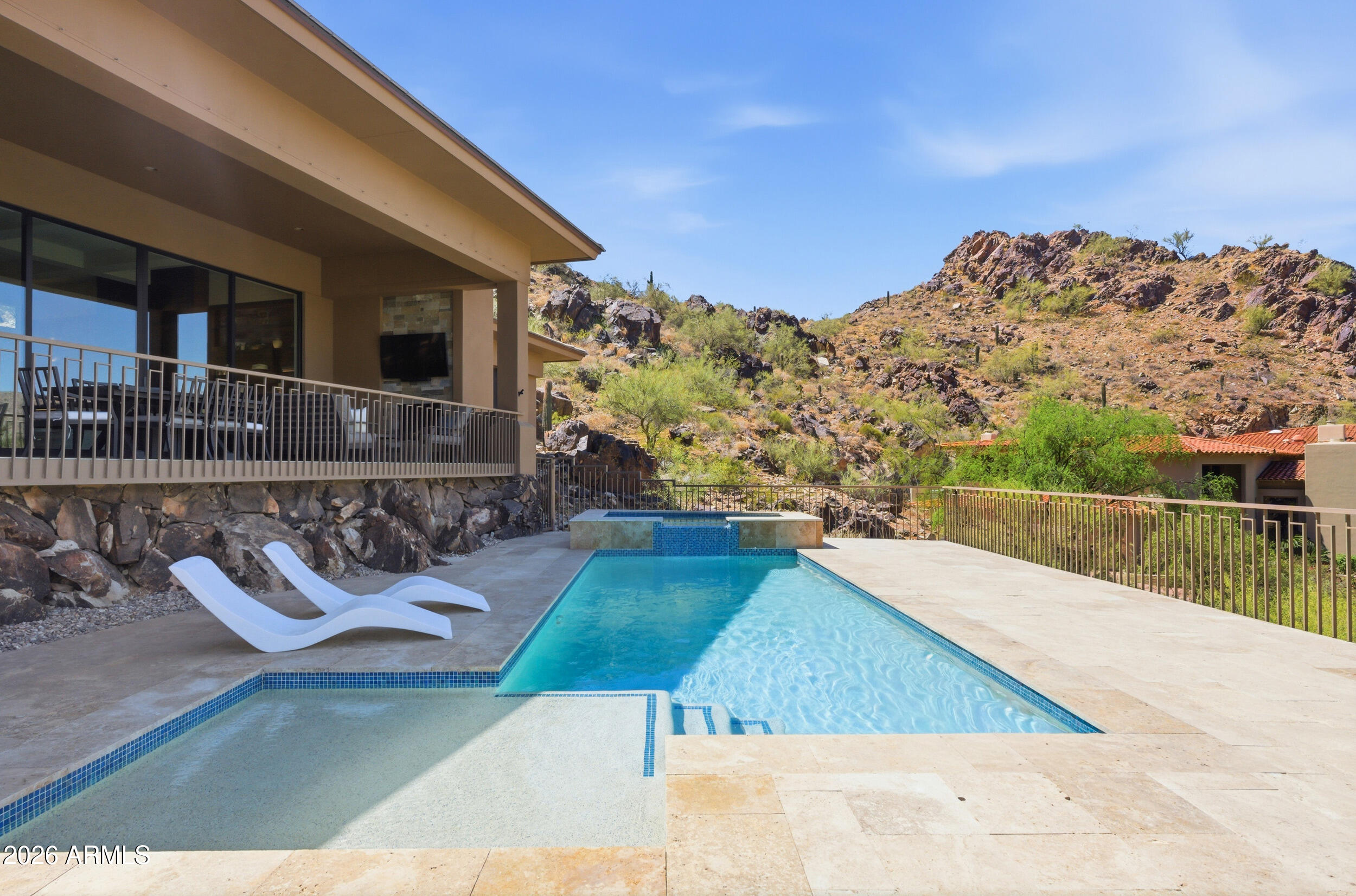 LAS BRISAS AMD - Residential