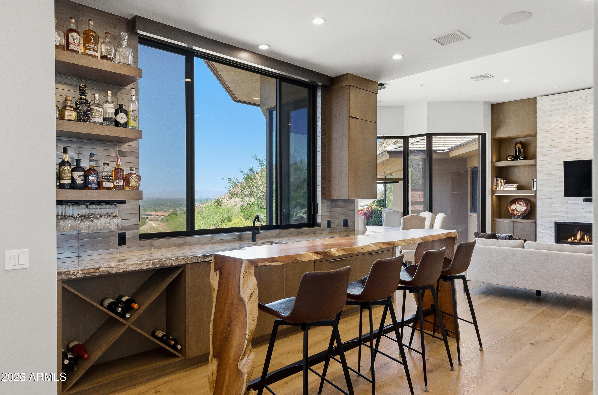 LAS BRISAS AMD - Residential