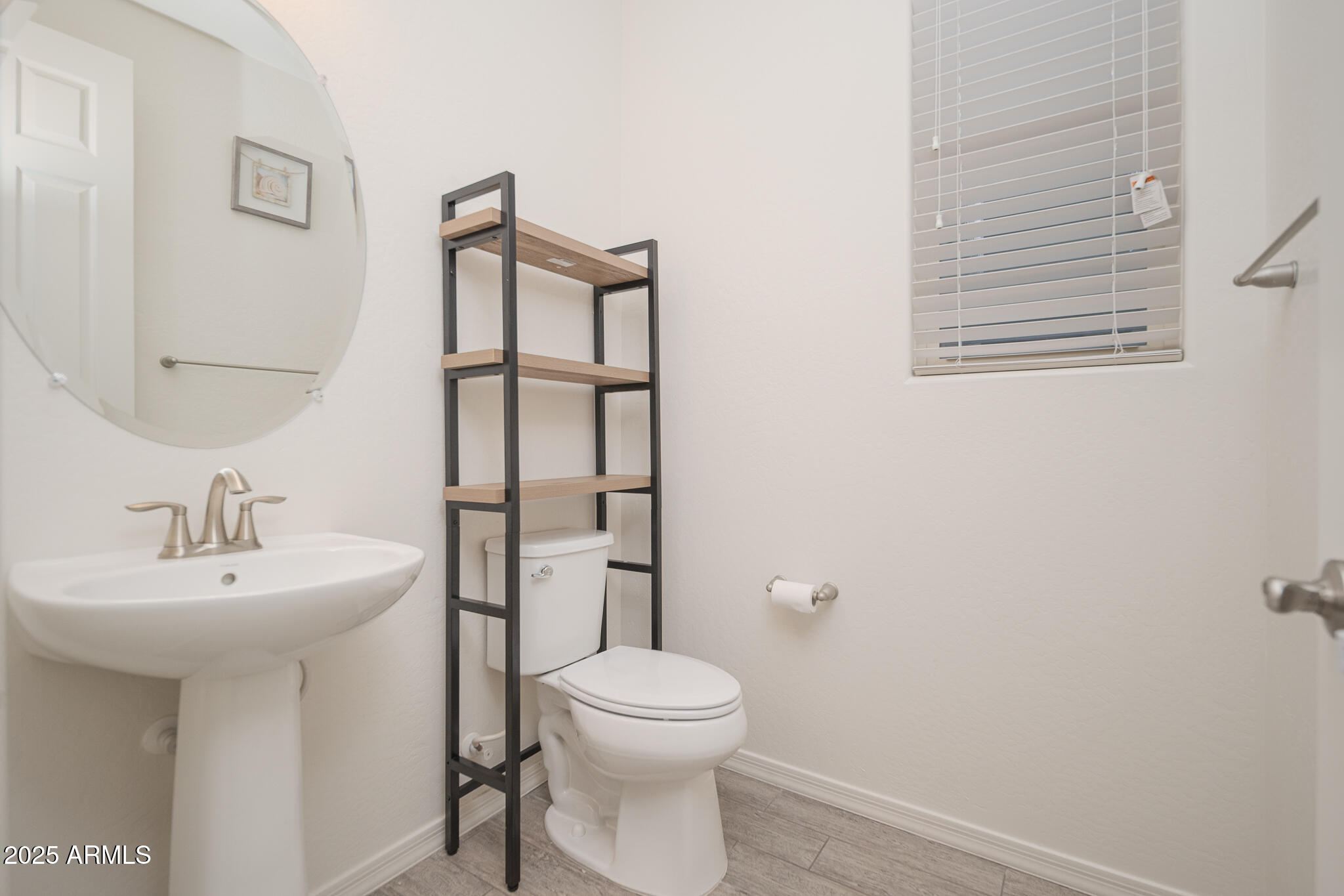 5038 E GLENCOVE Street