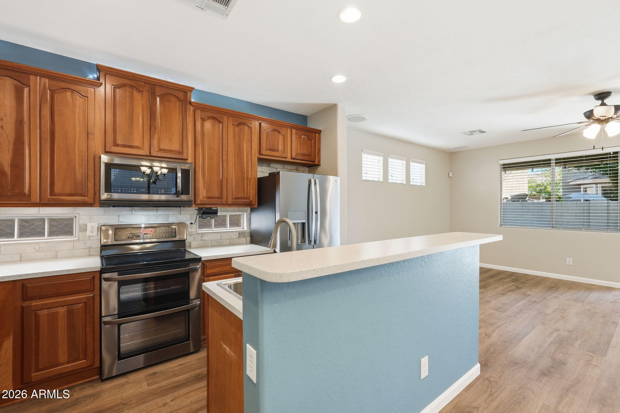 3801 E PARKVIEW Drive