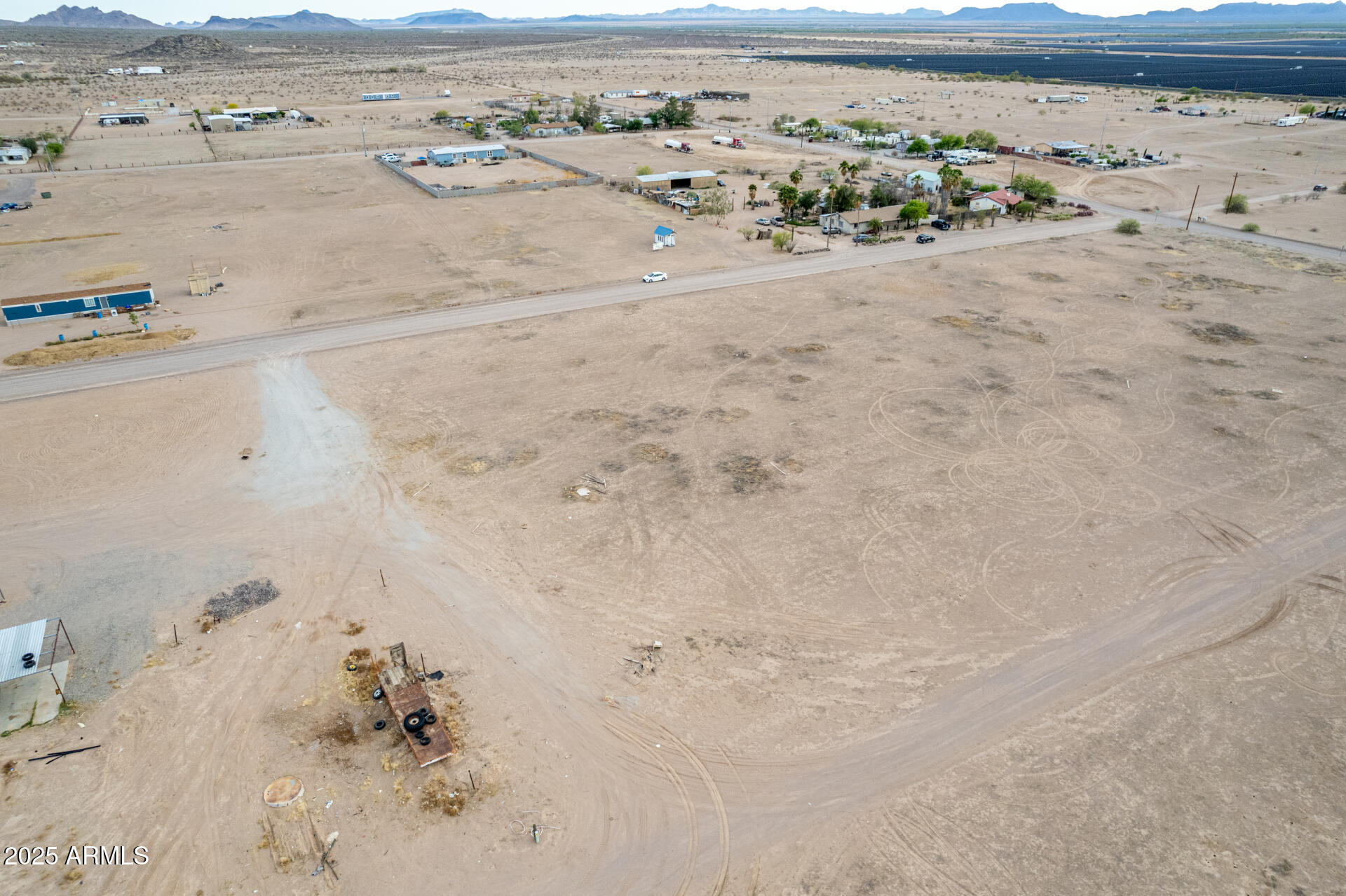 0 W WILLETA Street 3