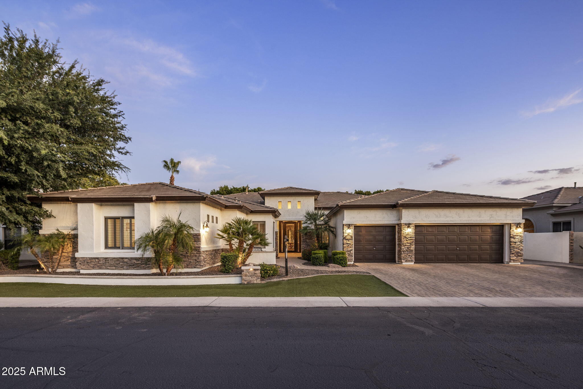 2085 W WEATHERBY Way