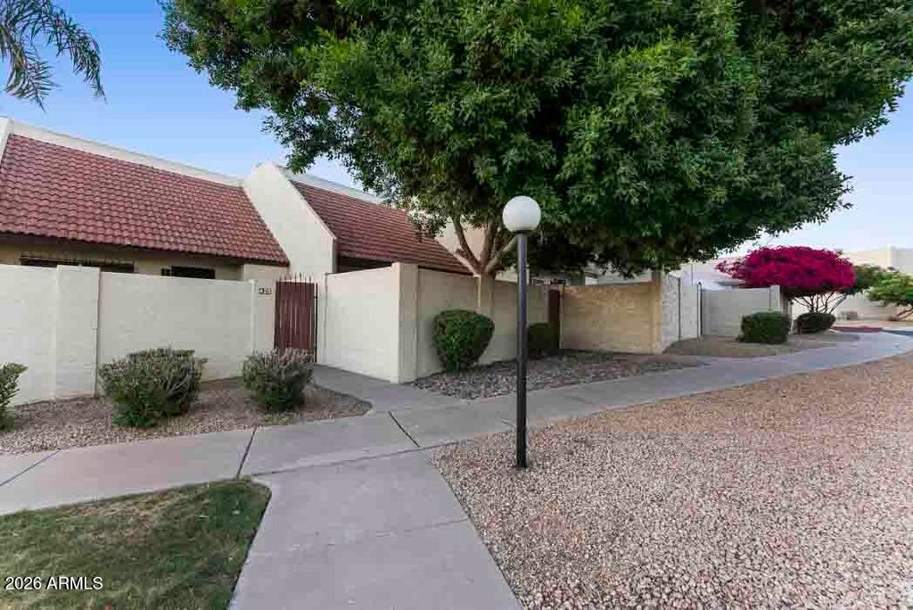 Photo of 427 E Ironwood Drive, Phoenix, AZ 85020 (MLS # 7029785)