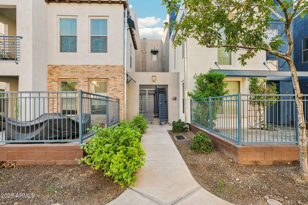 Photo of 615 E Portland Street #115, Phoenix, AZ 85004 (MLS # 6953588)