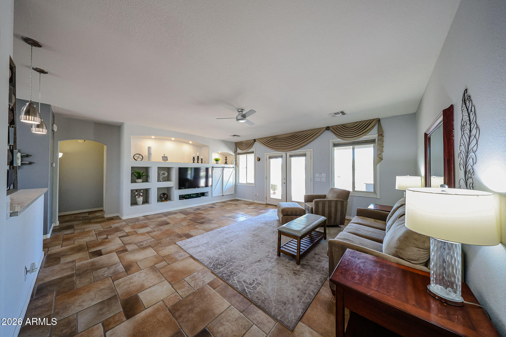Properties 4 3385 E Bellerive Place