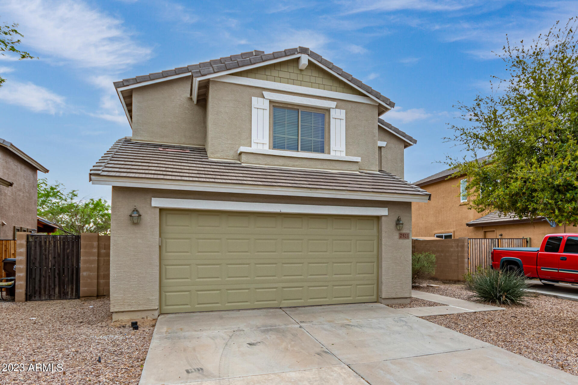 2521 W DESERT SPRING Way