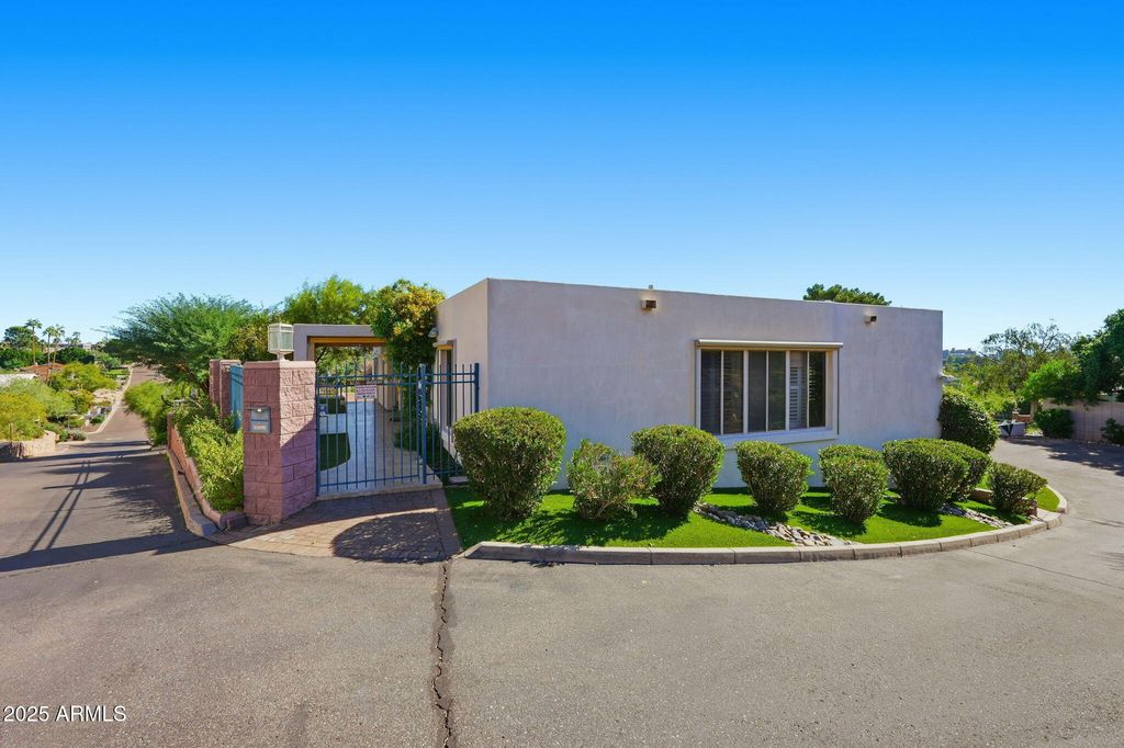 Photo of 2131 E Bethany Home Road, Phoenix, AZ 85016 (MLS # 6944511)