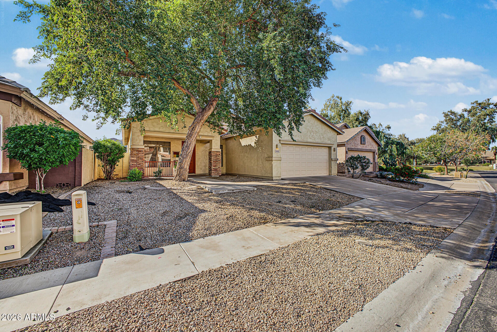 2621 E FREMONT Road