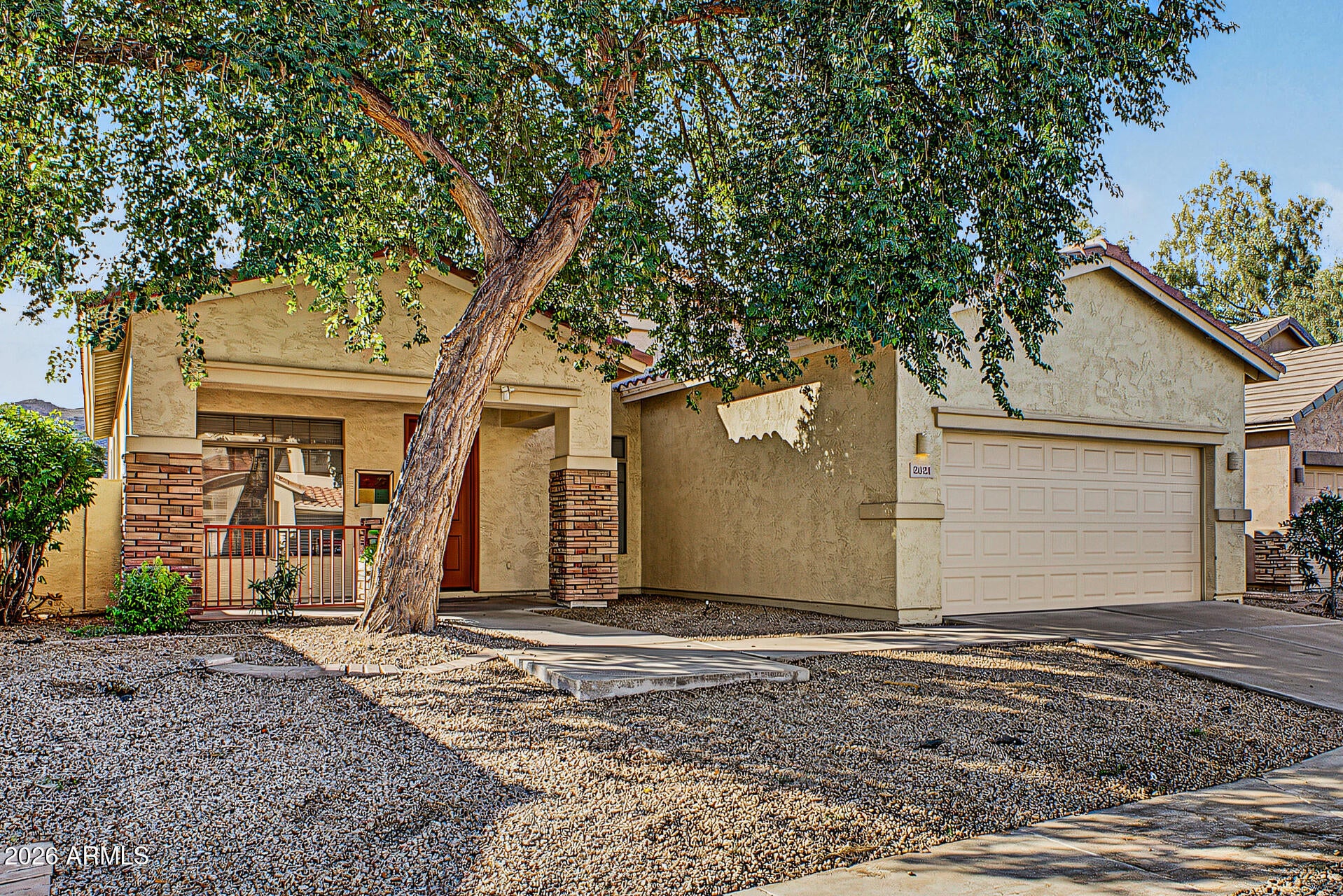 2621 E FREMONT Road