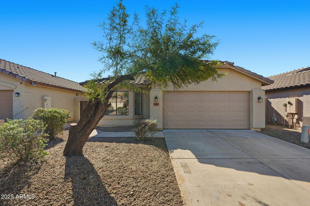 Photo of 3301 E Hononegh Drive, Phoenix, AZ 85050 (MLS # 6944399)