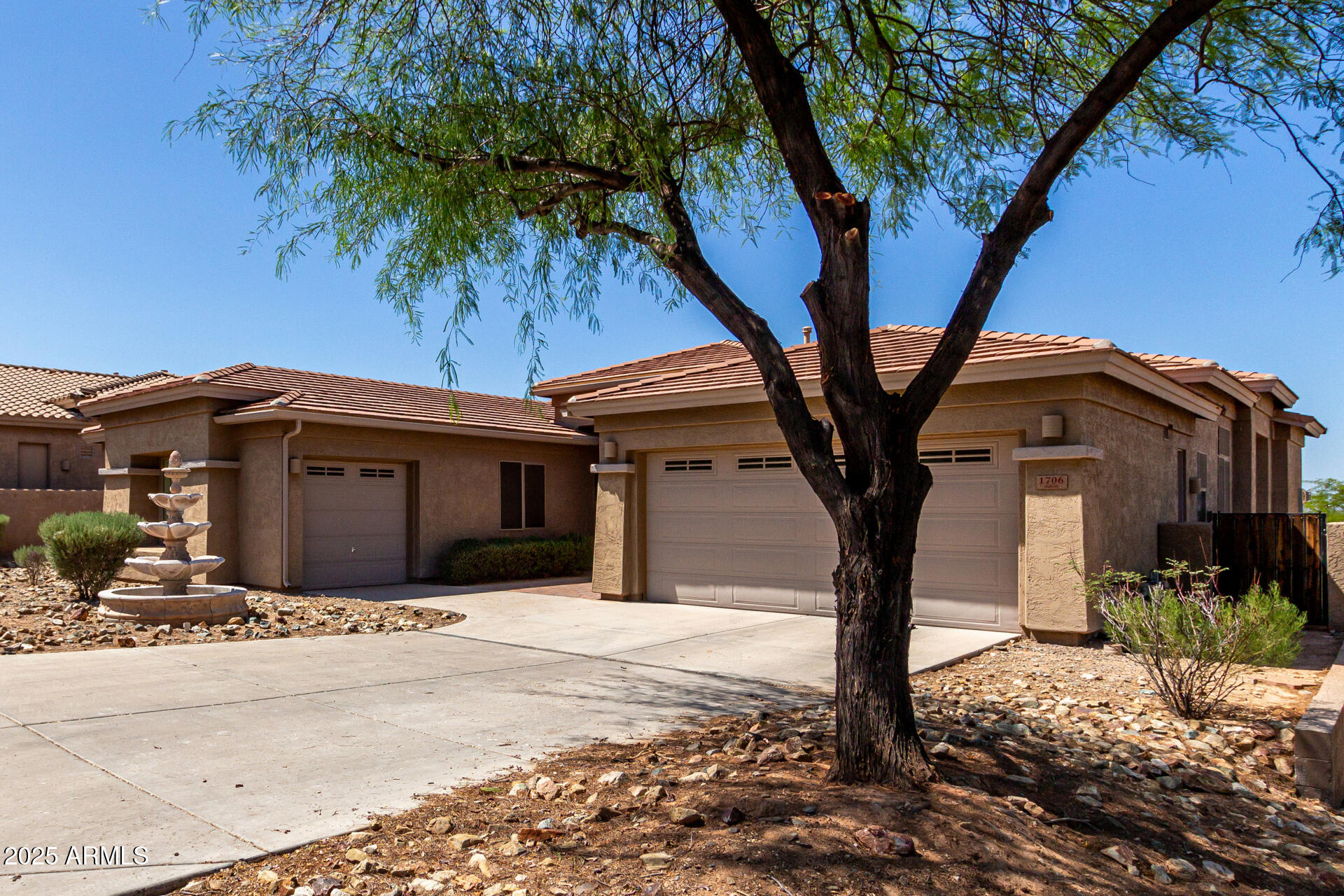 1706 W WESTERN STAR Boulevard