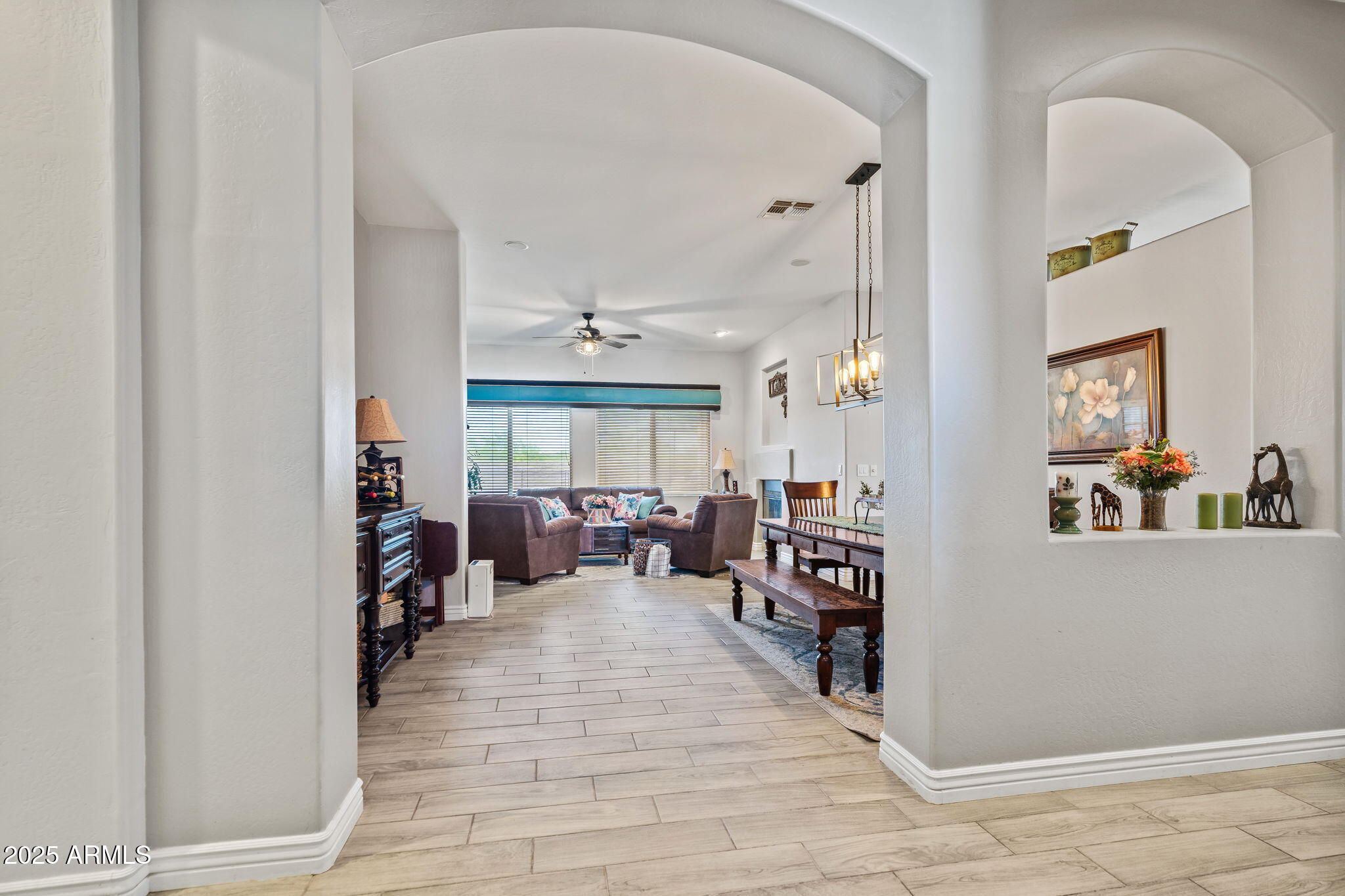1439 W WINDSONG Drive