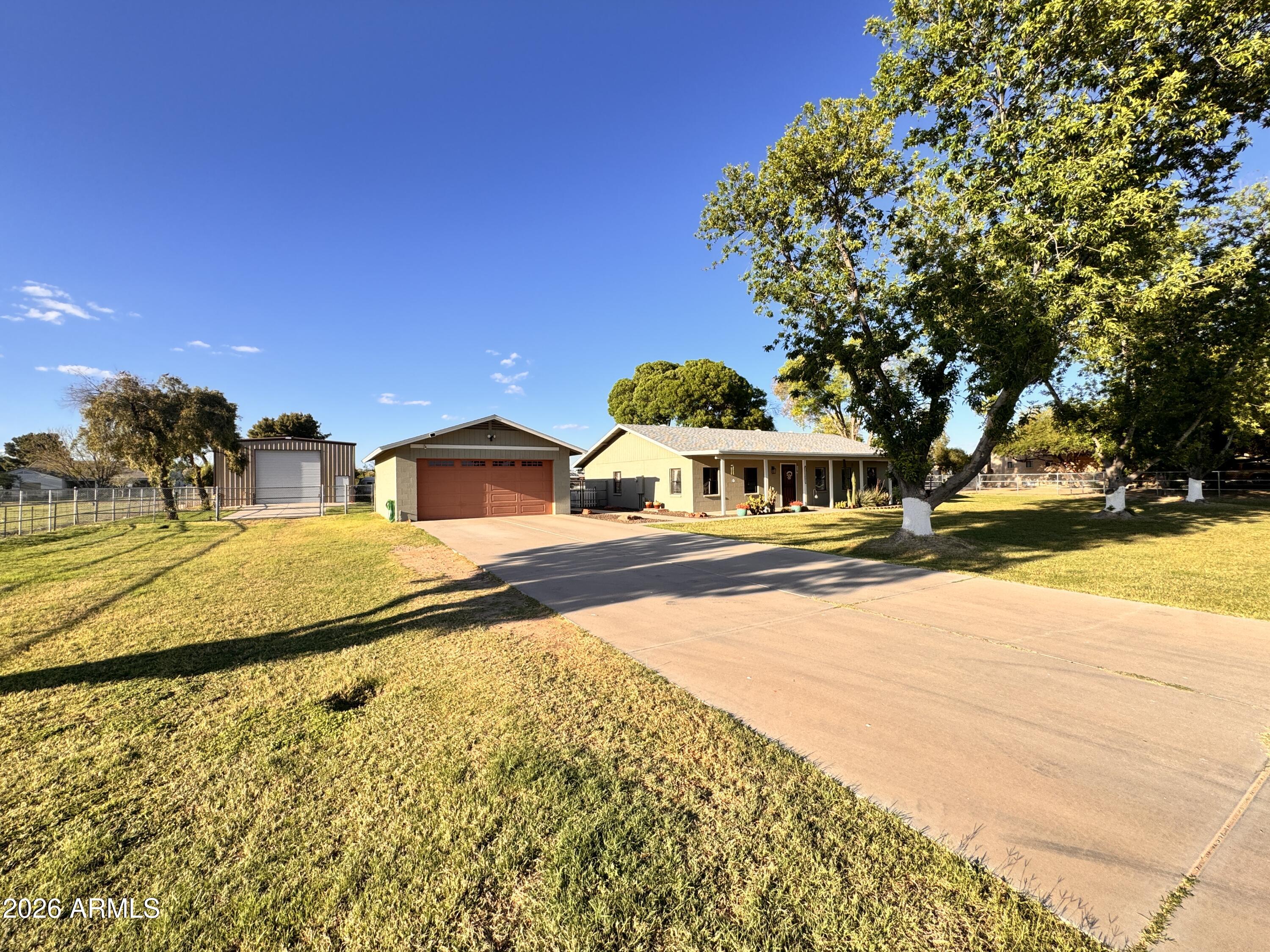 11202 W WINSLOW Avenue