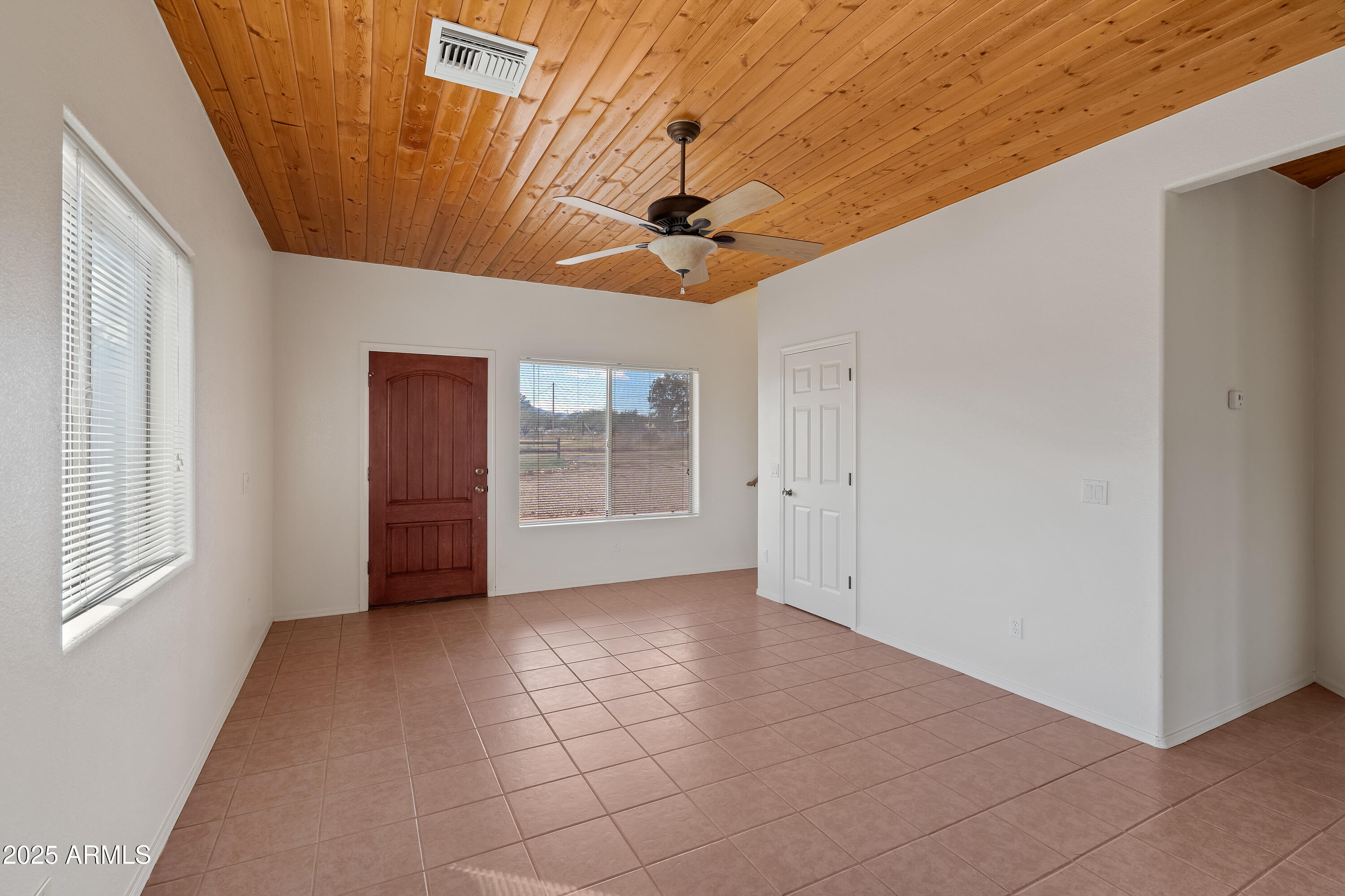 5053 S SAN FERNANDO Avenue