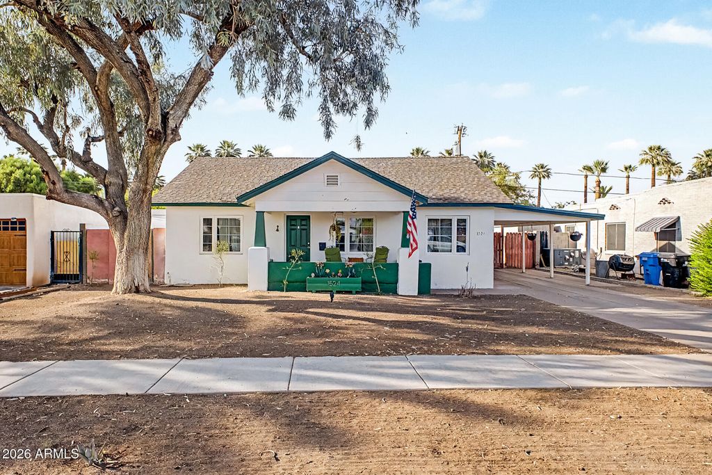Photo of 1524 E Earll Drive, Phoenix, AZ 85014 (MLS # 7030627)