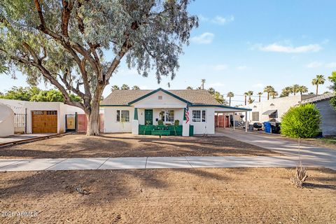 1524 E EARLL Drive Phoenix AZ 85014