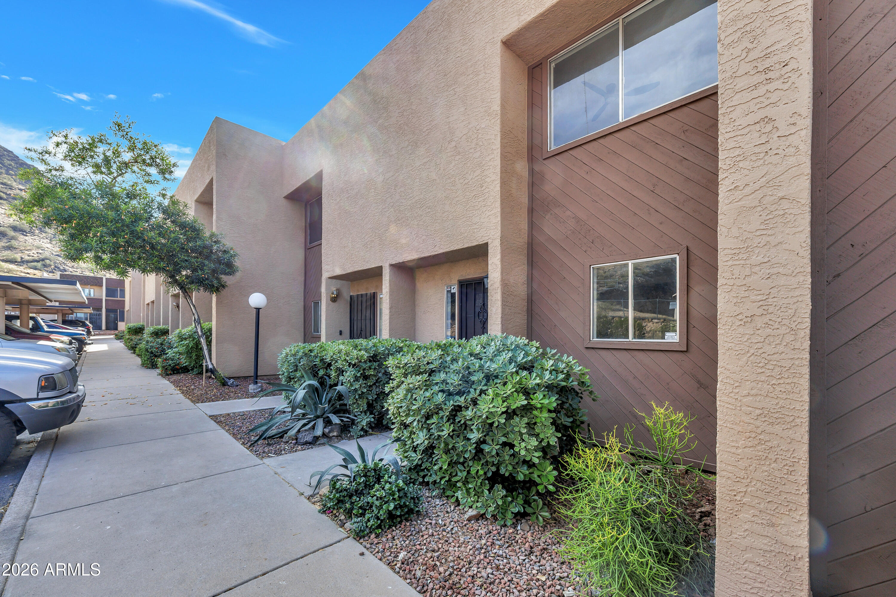 1601 W SUNNYSIDE Drive 164