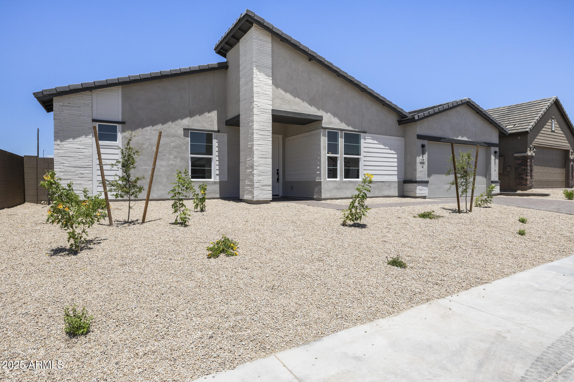 4210 E DESERT VISTA Trail