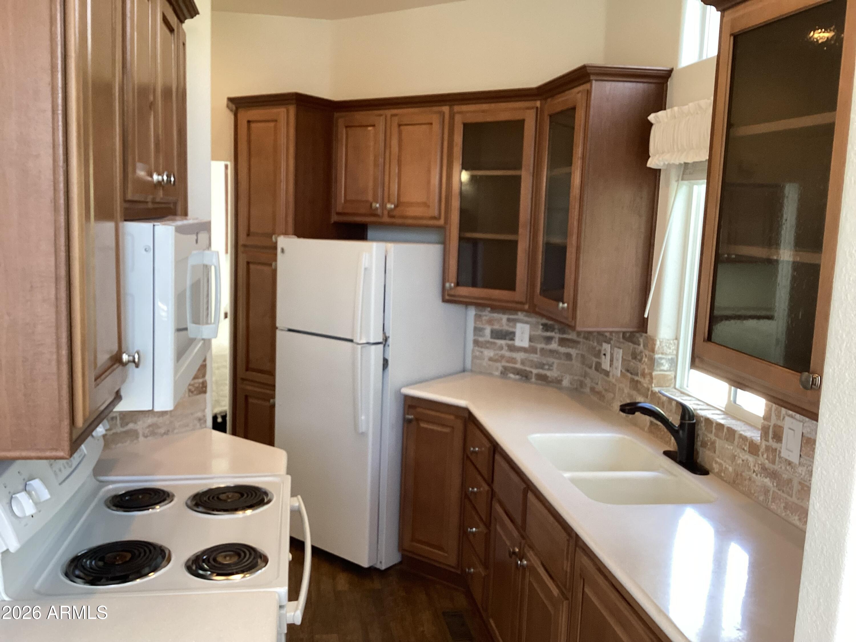 111 S GREENFIELD Road 163