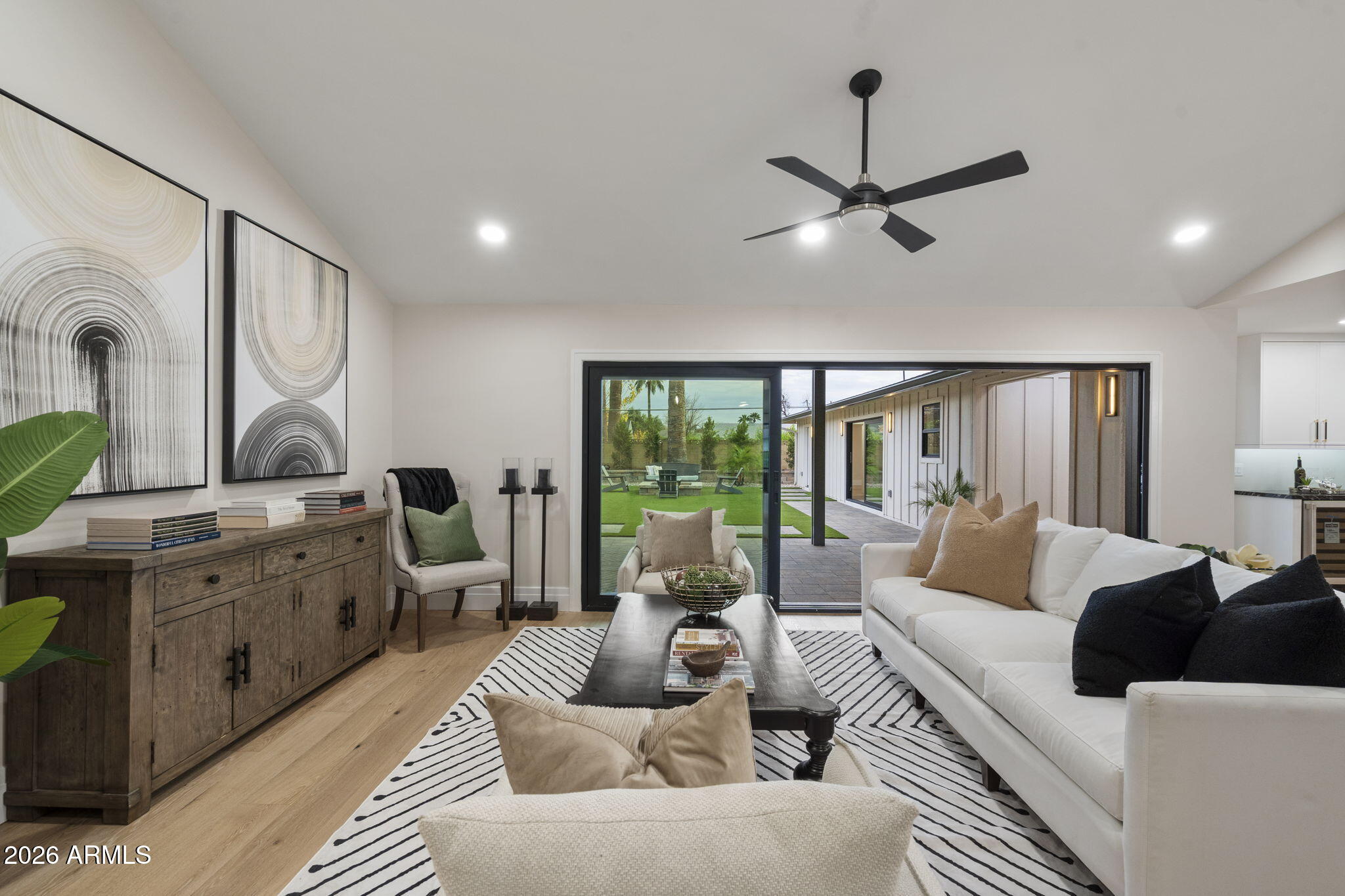 1413 E SAN MIGUEL Avenue