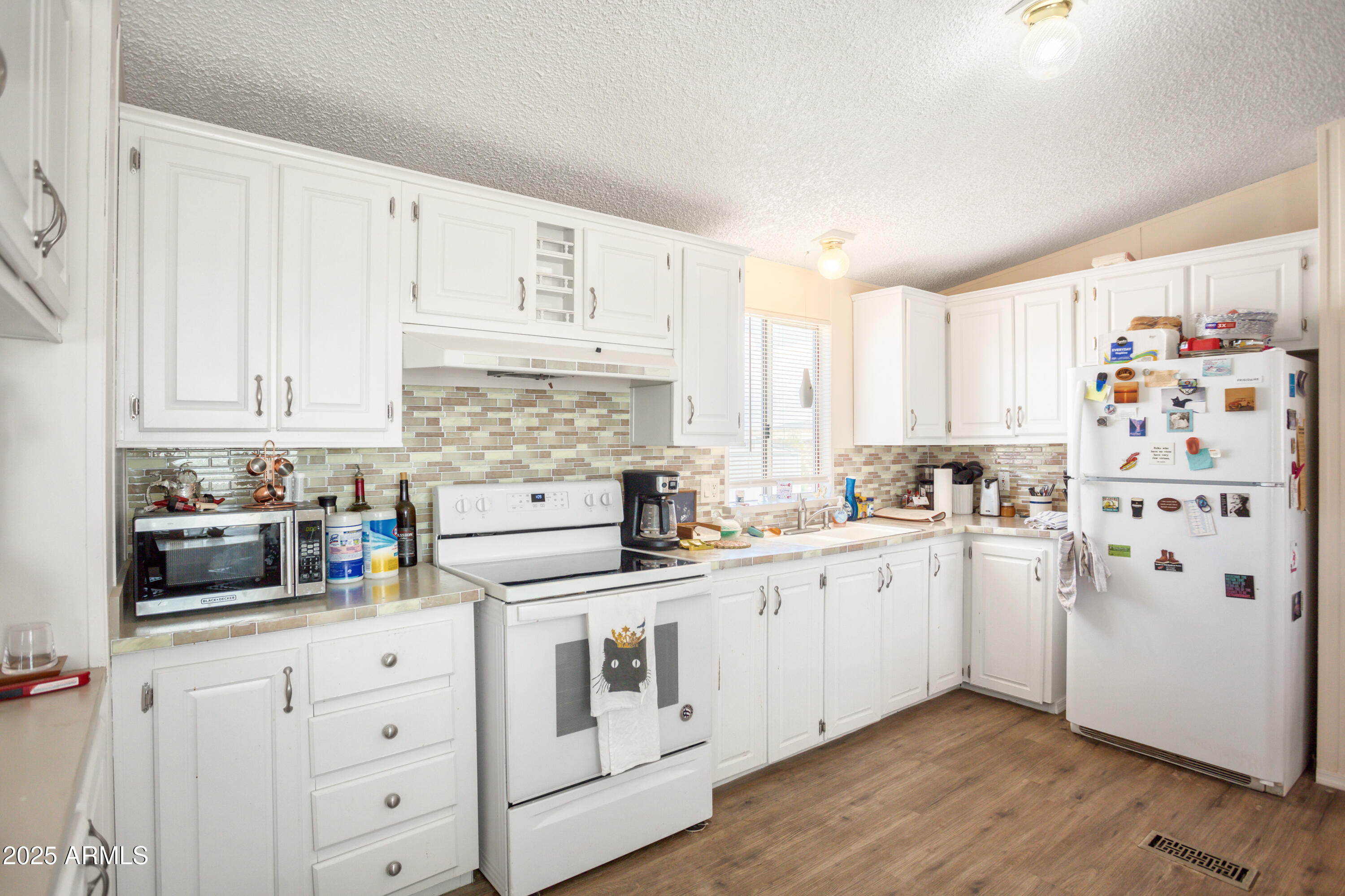 1444 N SADDLEBACK Circle