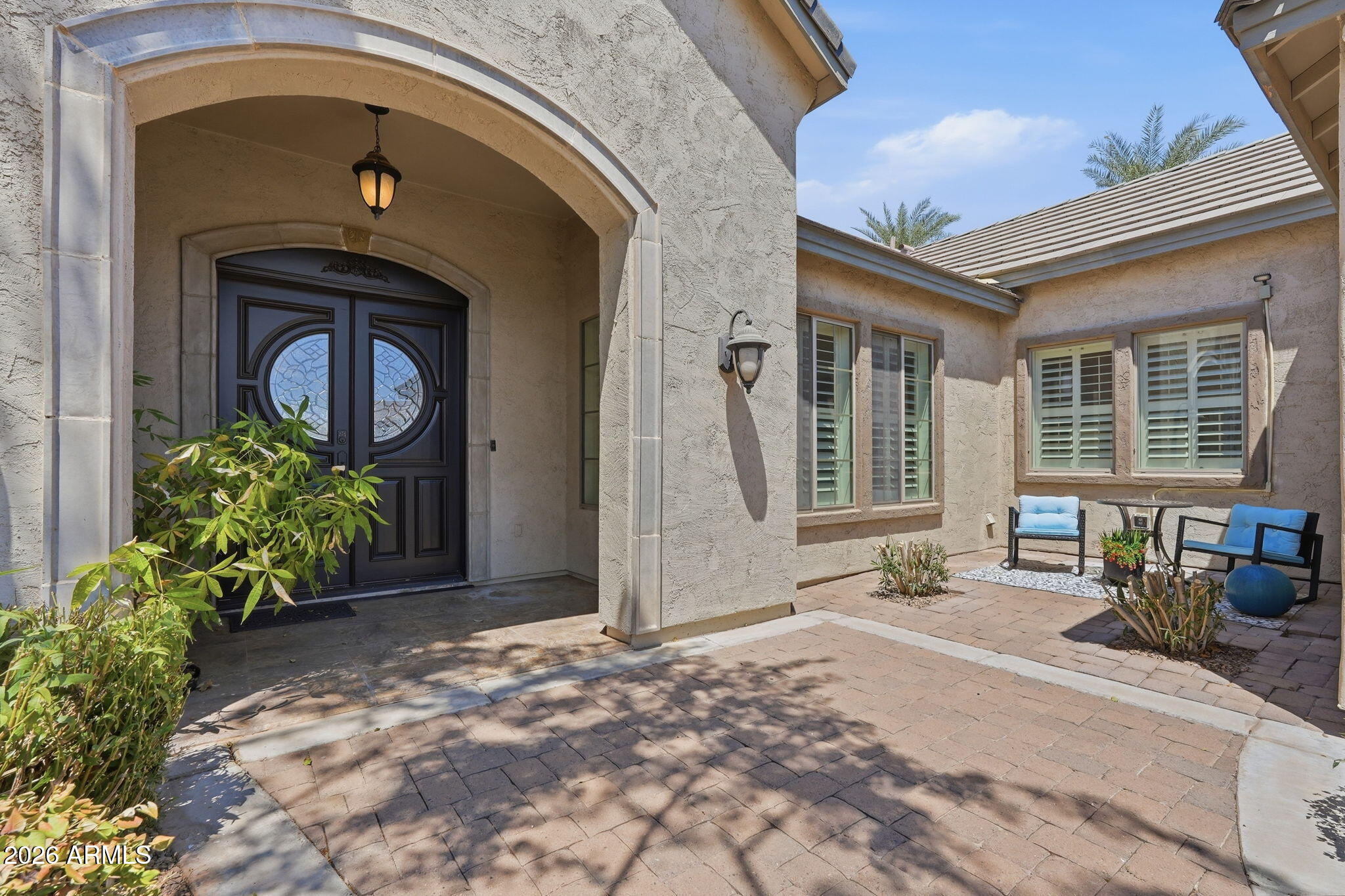 2402 E EVERGLADE Court