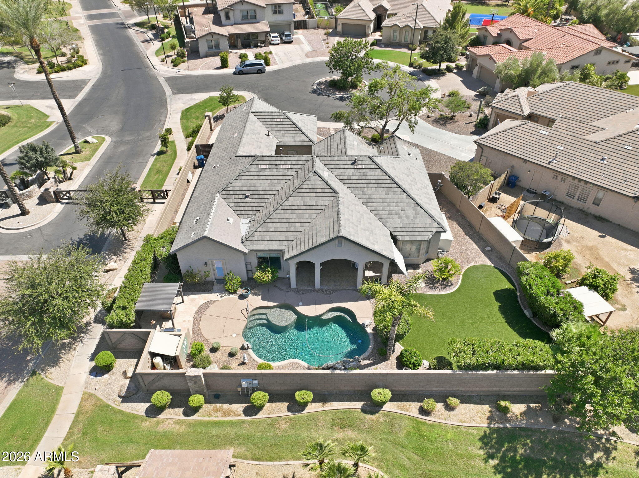 2402 E EVERGLADE Court