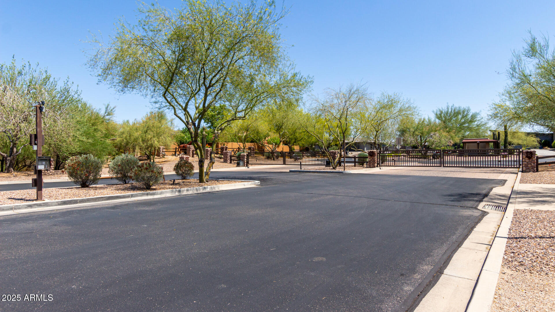 Homes 1 35470 N GRAPEFRUIT Drive 32