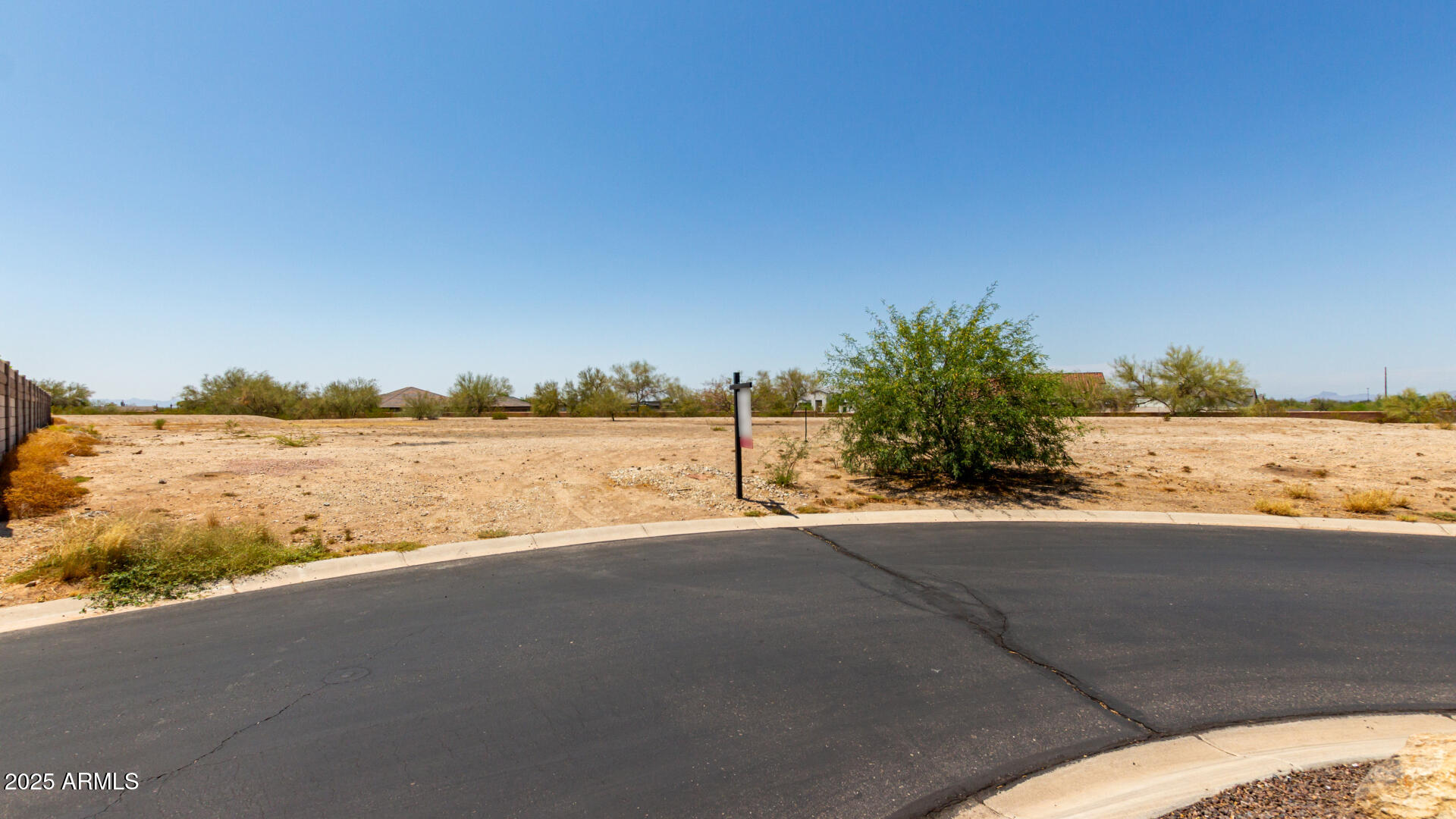 Homes 2 35470 N GRAPEFRUIT Drive 32