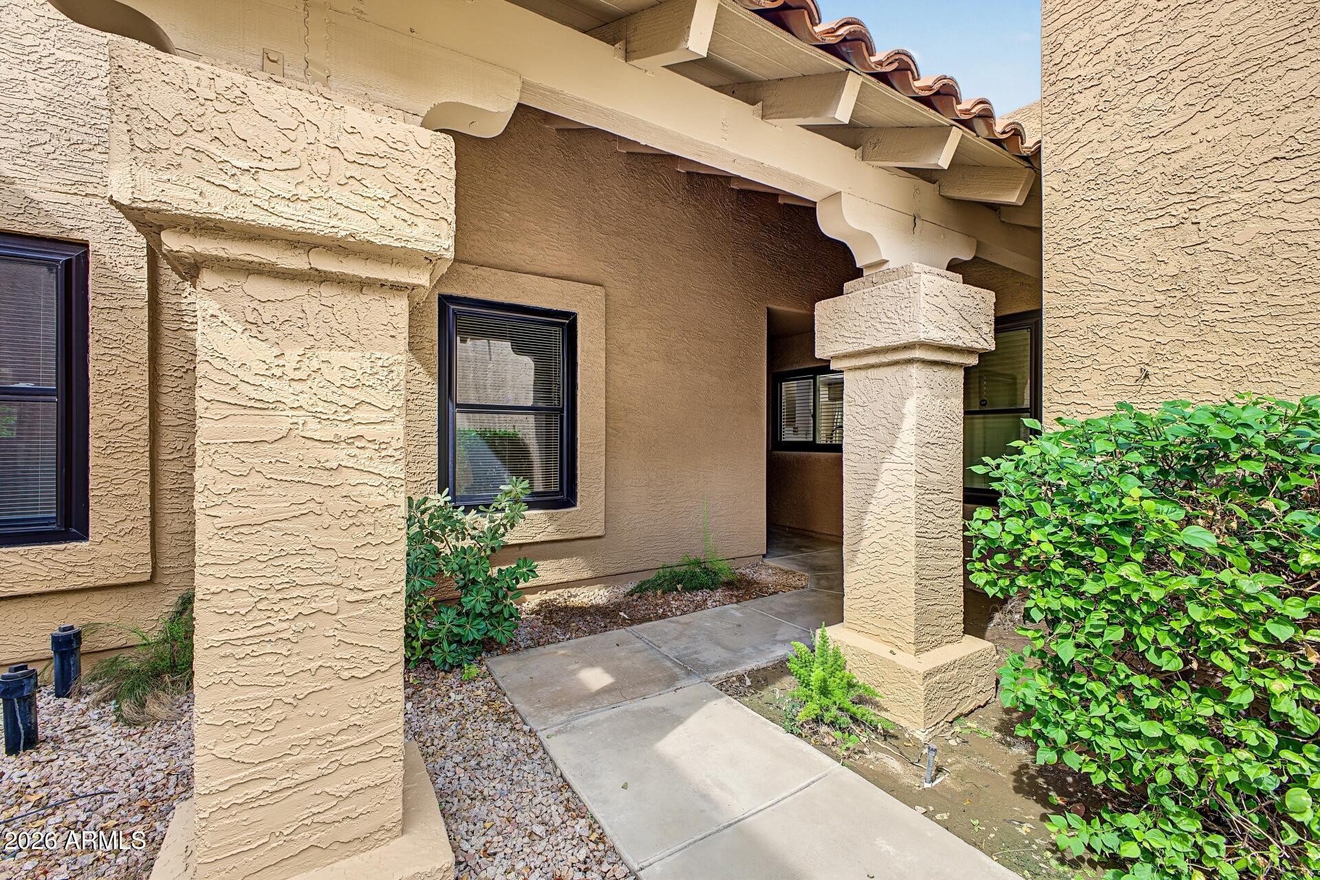 9083 E WINCHCOMB Drive