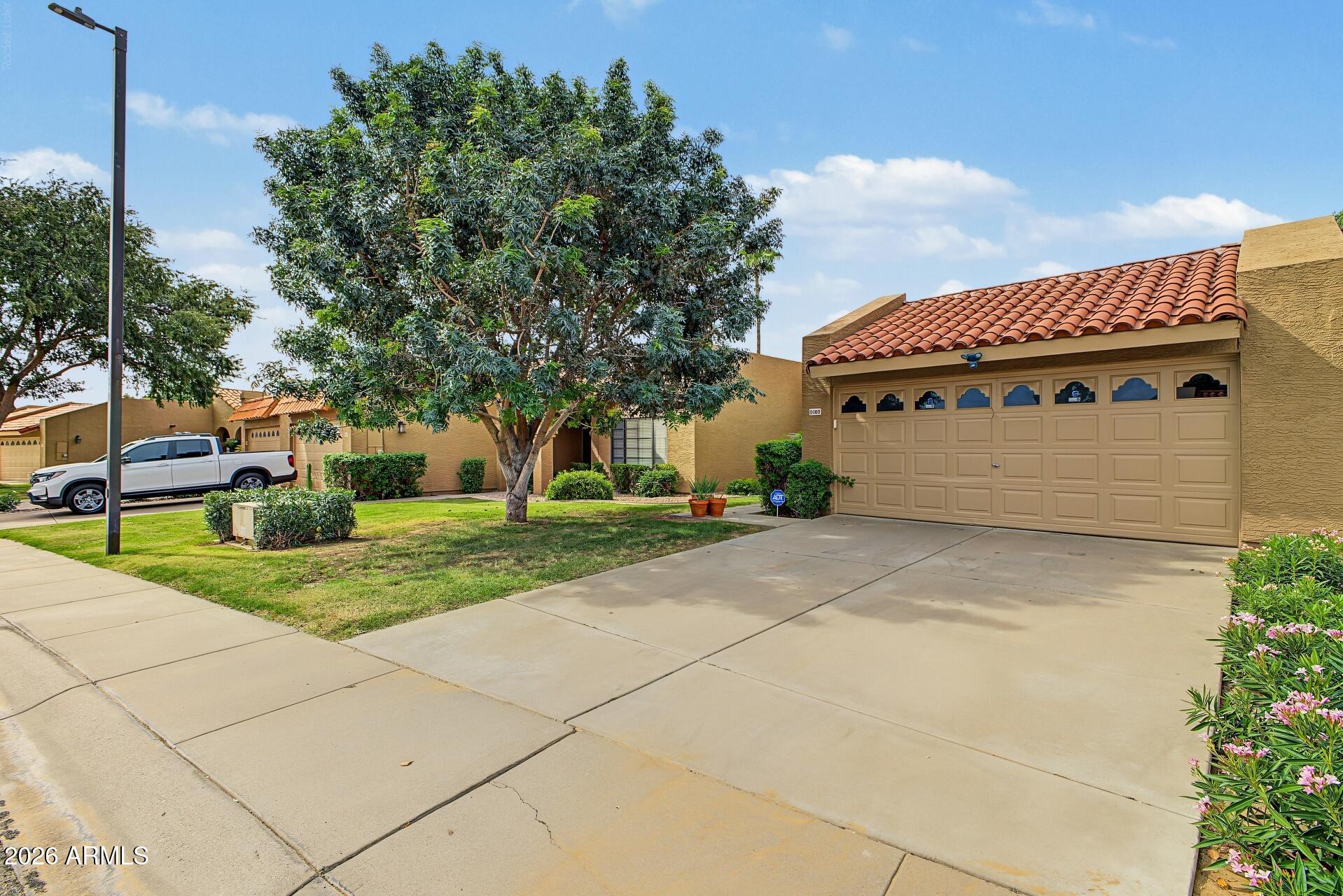 9083 E WINCHCOMB Drive