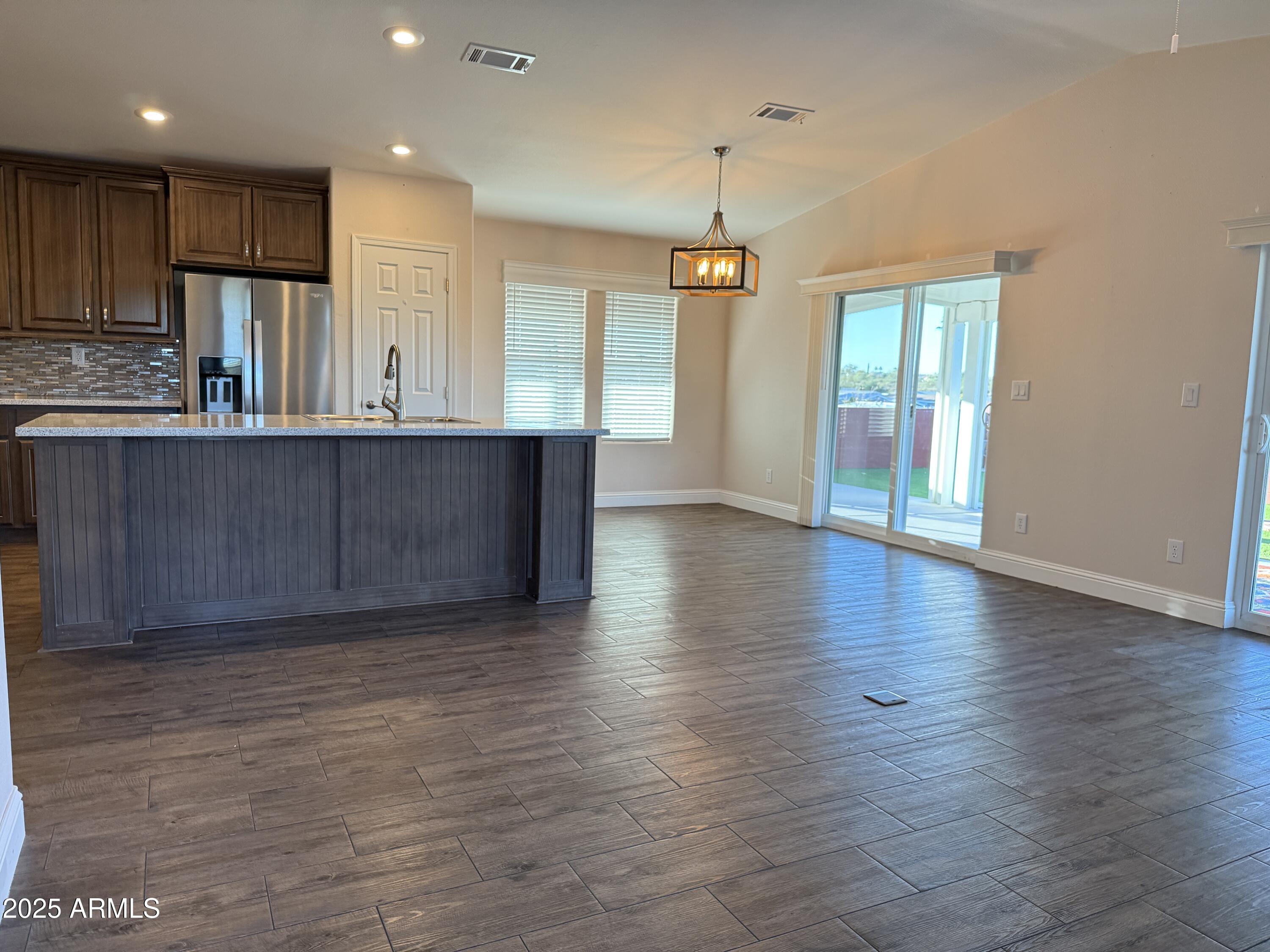 2501 W Wickenburg Way 353