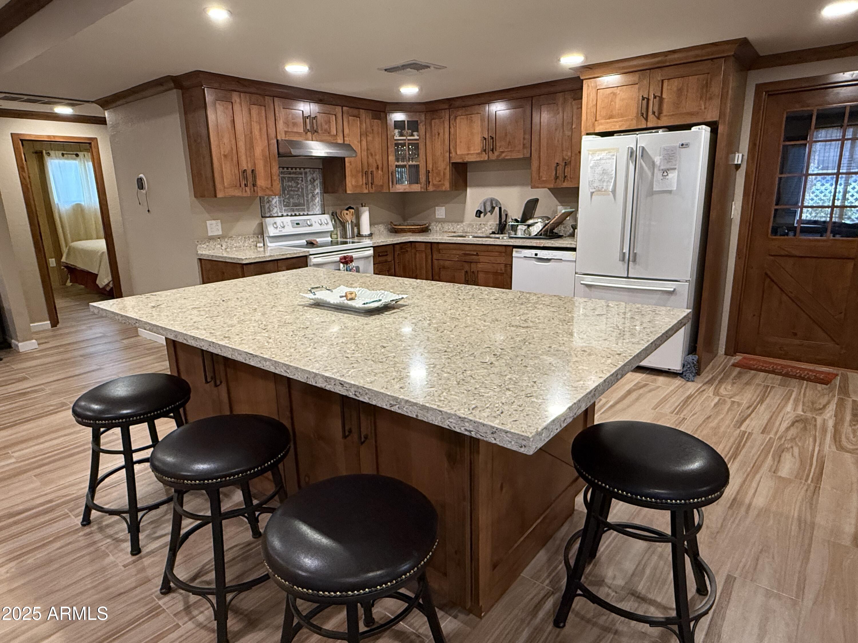 309 E SHERWOOD Drive