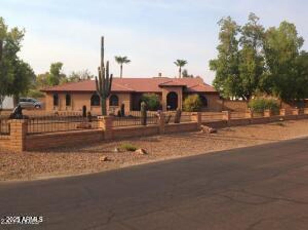 Photo of 23301 N 90th Drive, Peoria, AZ 85383 (MLS # 6924990)