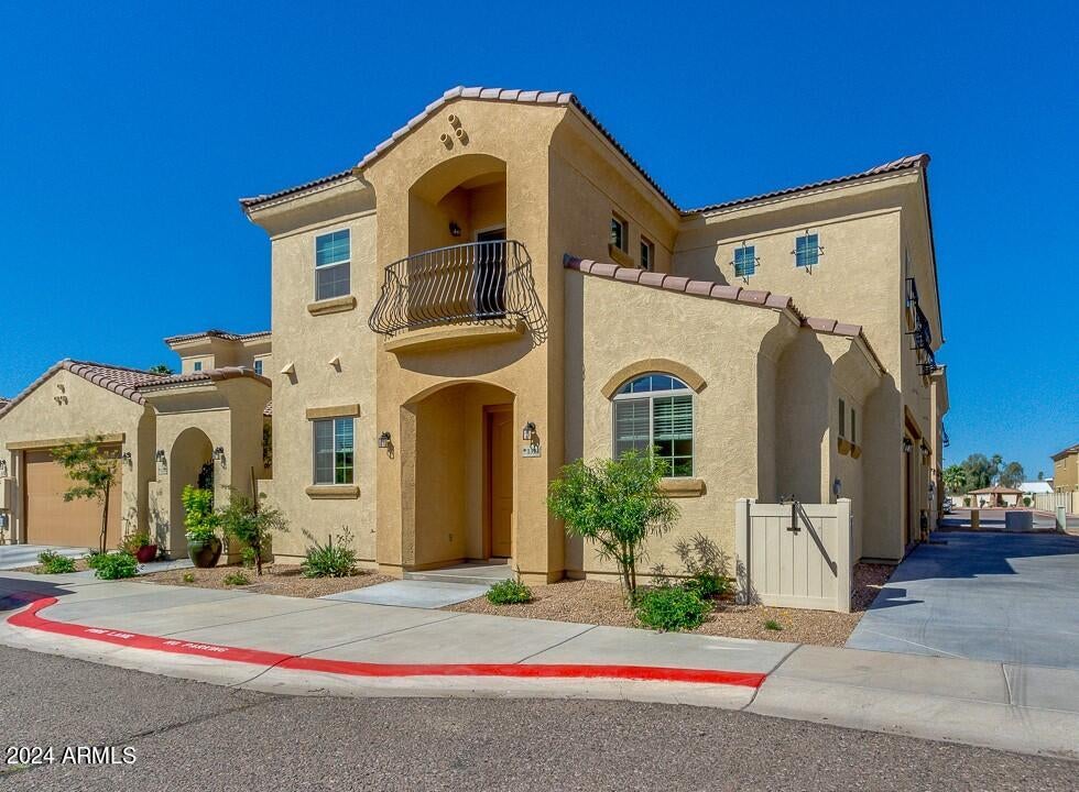 1367 S COUNTRY CLUB Drive 1322