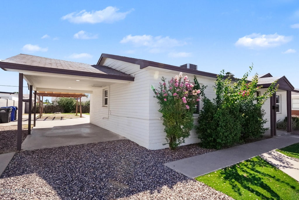 Photo of 639 S Sirrine, Mesa, AZ 85210 (MLS # 7089943)