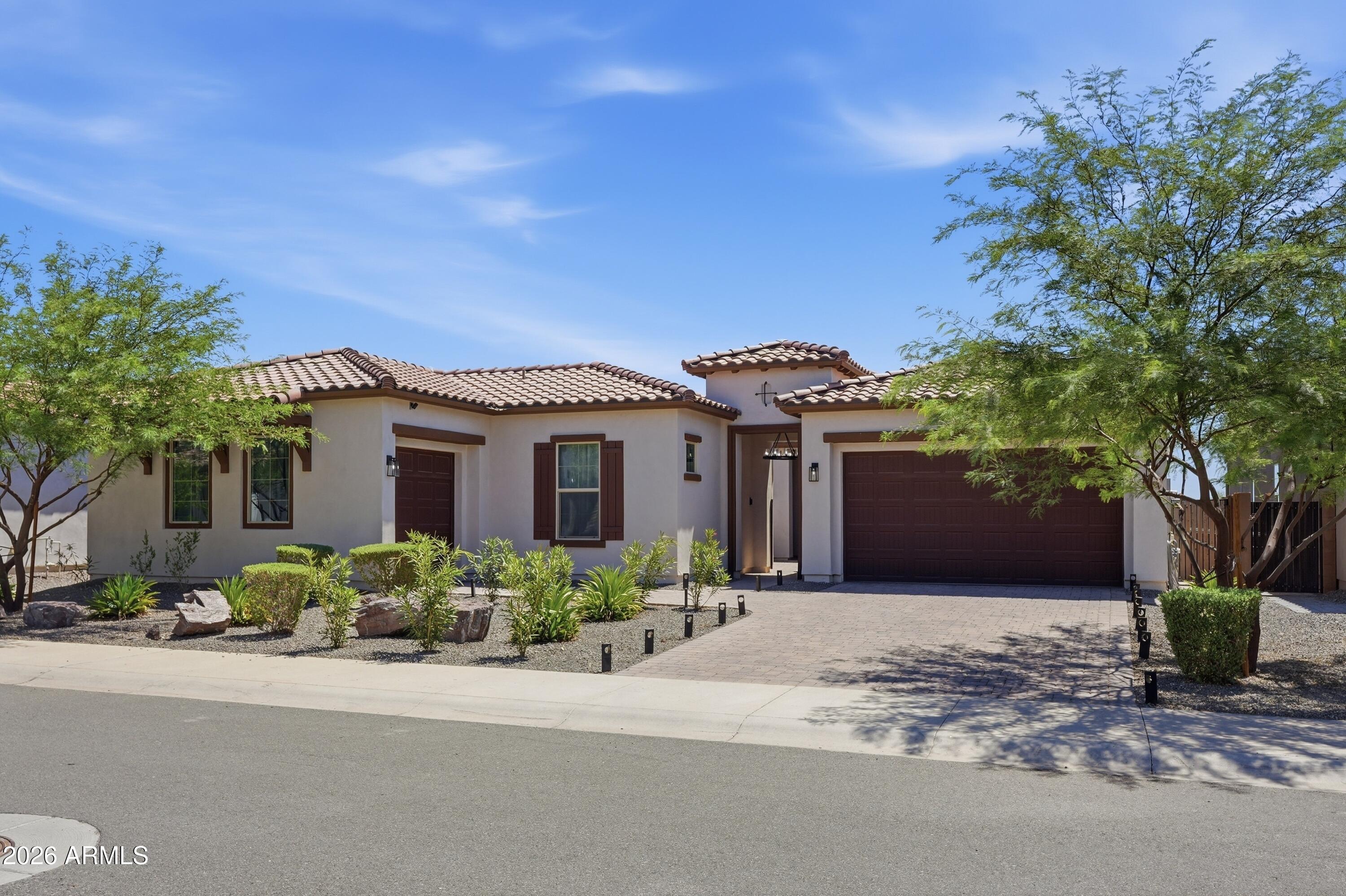 18589 W Thunderhill Place
