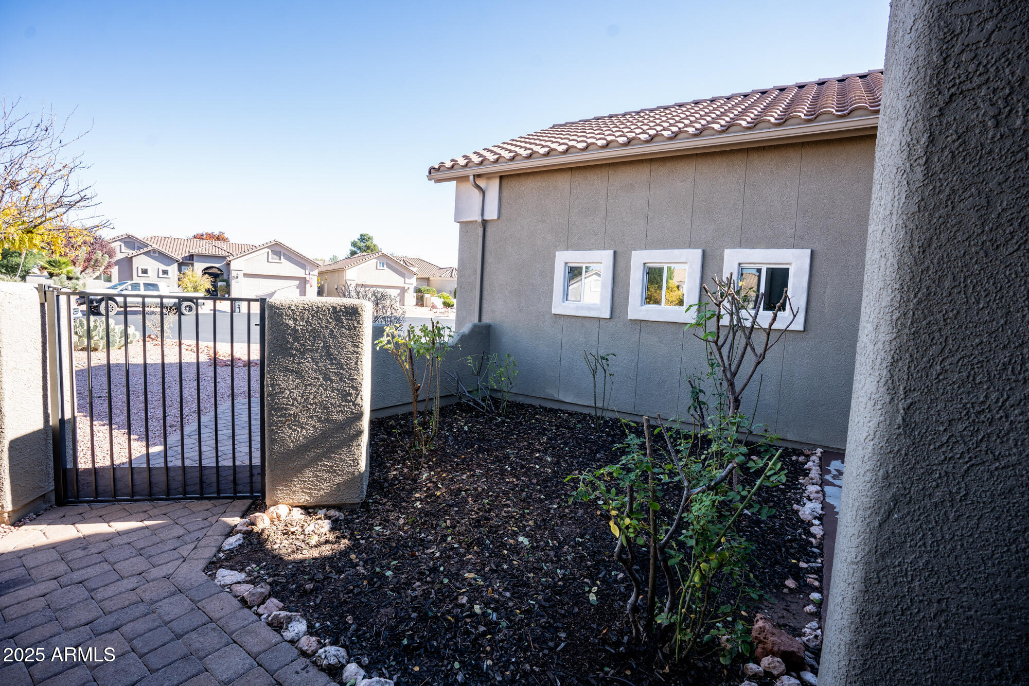 900 S DISTANT HILL Court