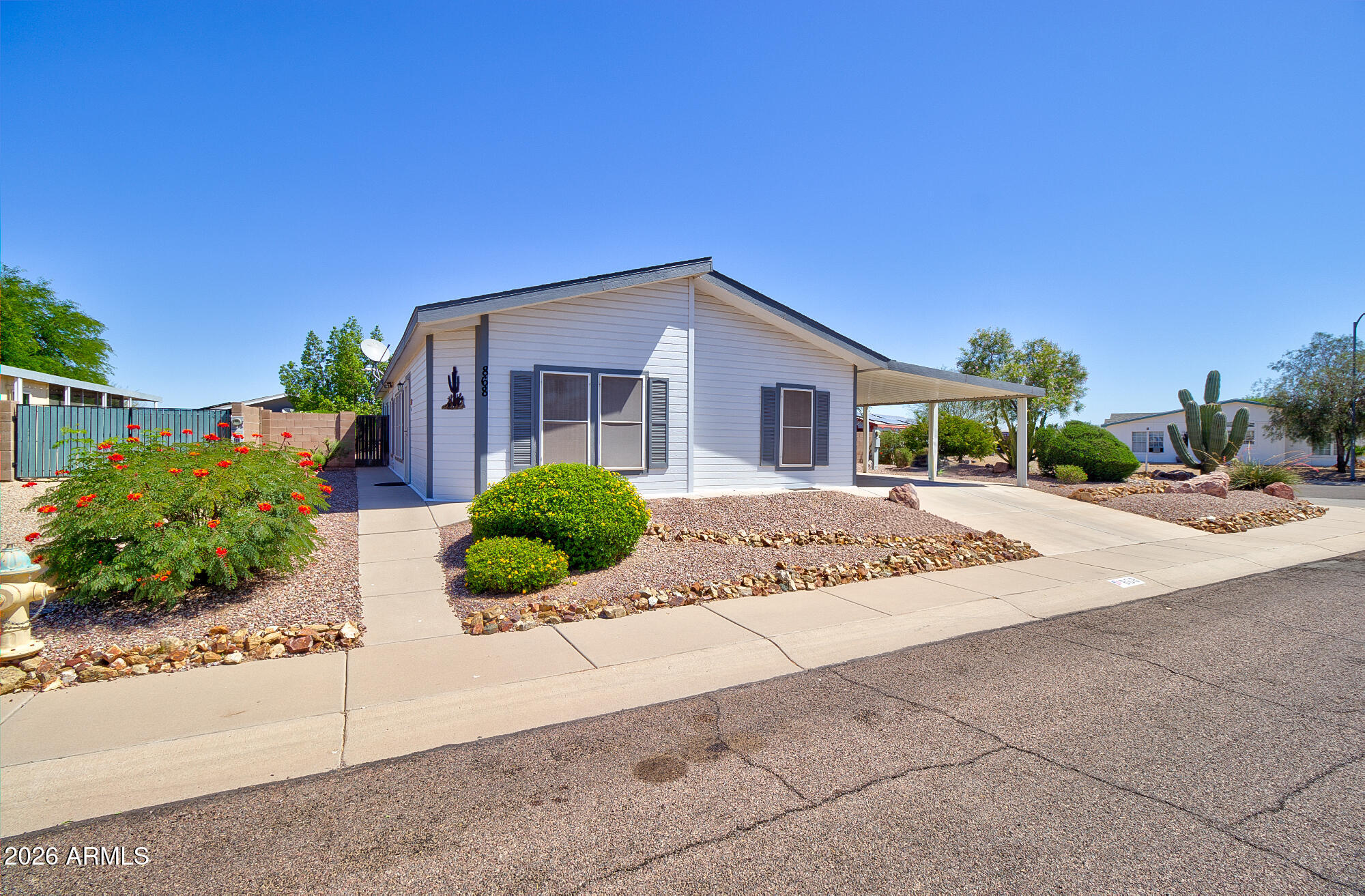 868 W Desert Sky Drive