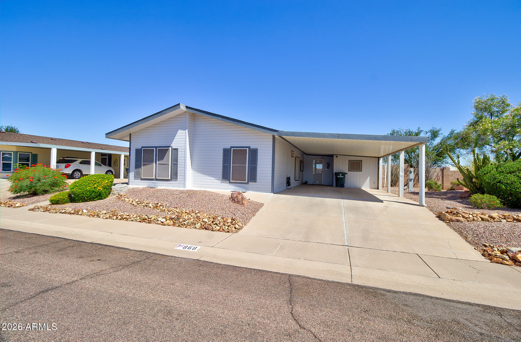 868 W Desert Sky Drive