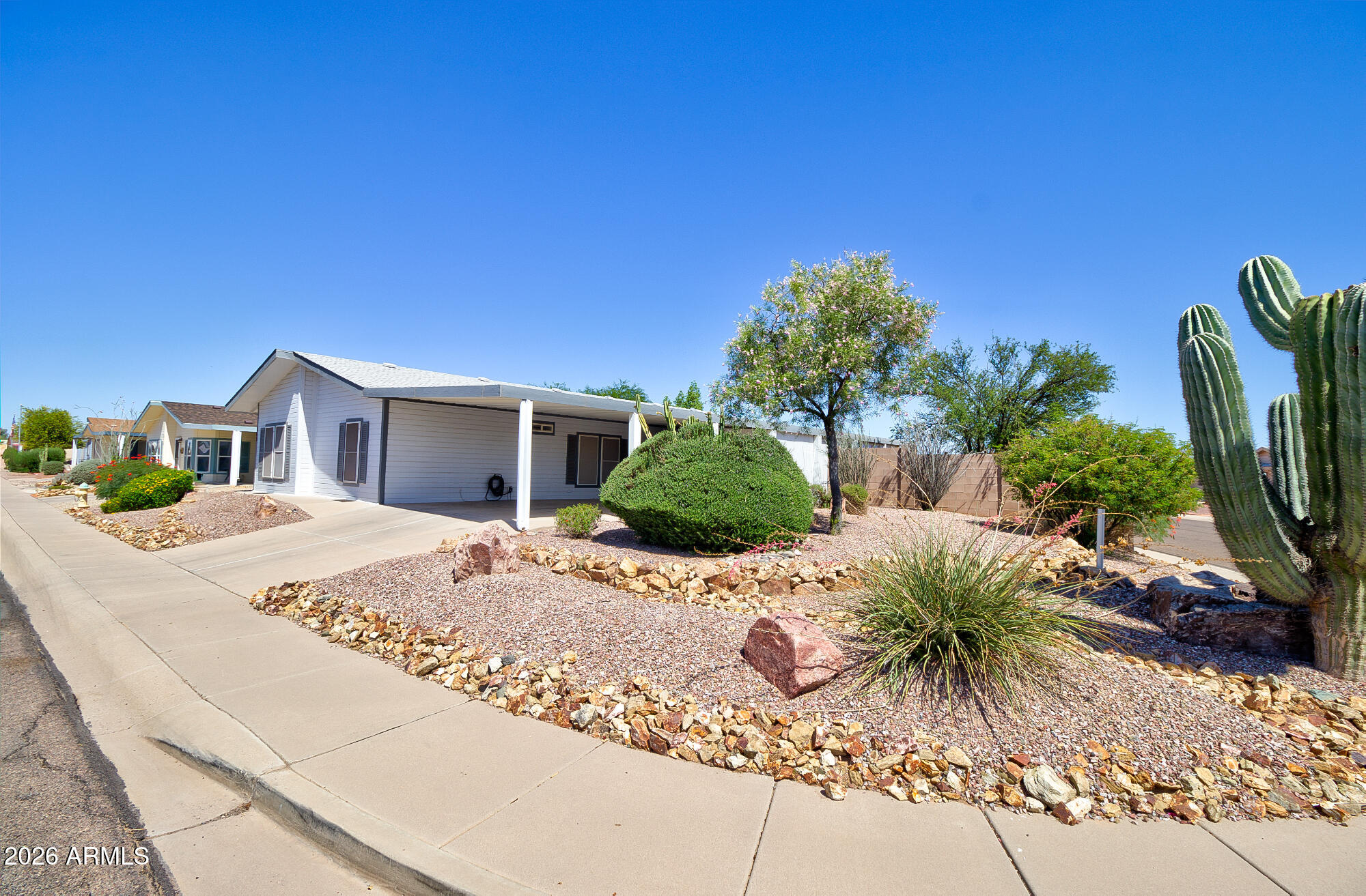868 W Desert Sky Drive