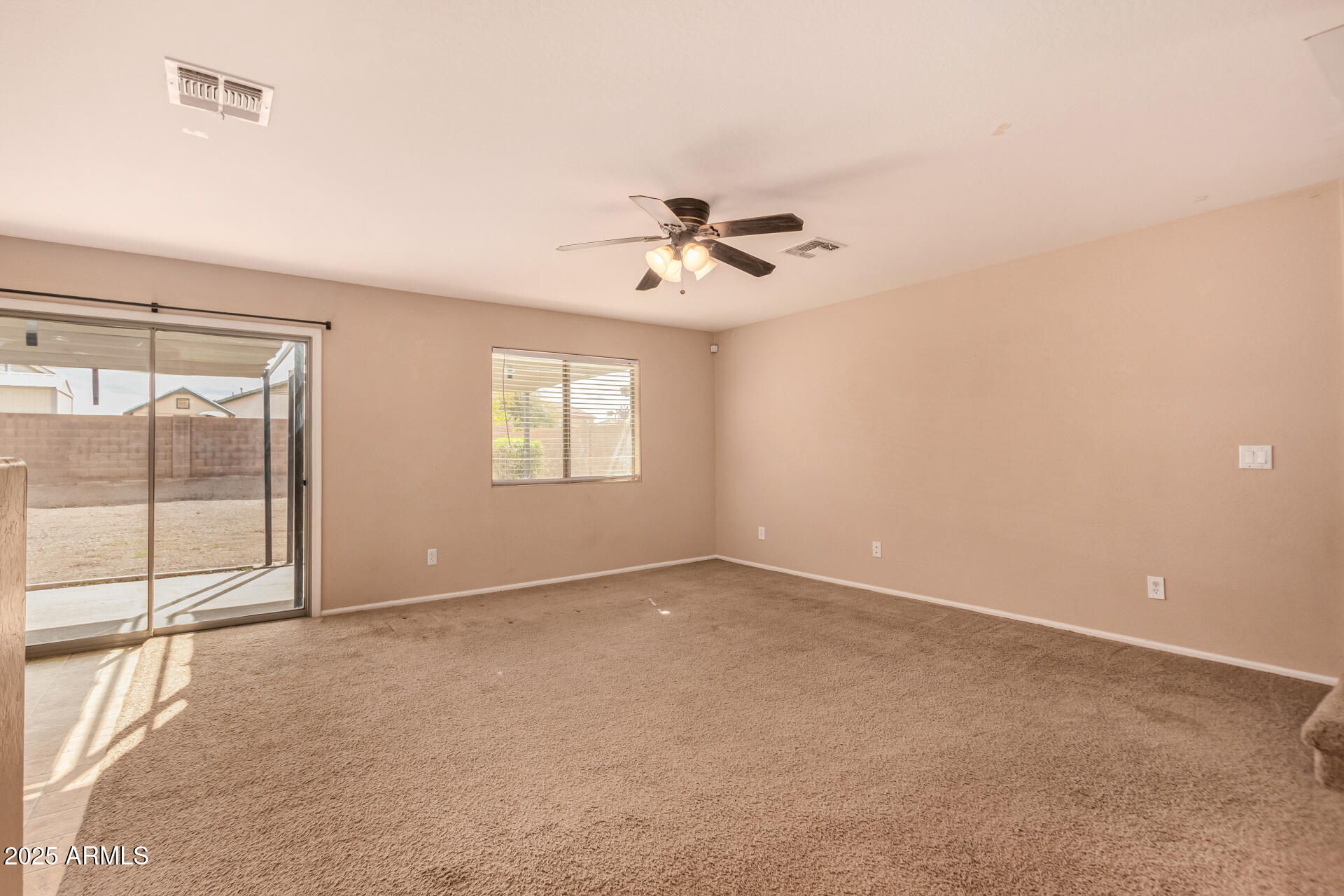 1585 E JEANNE Lane