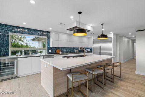 15615 N 8TH Place Phoenix AZ 85022