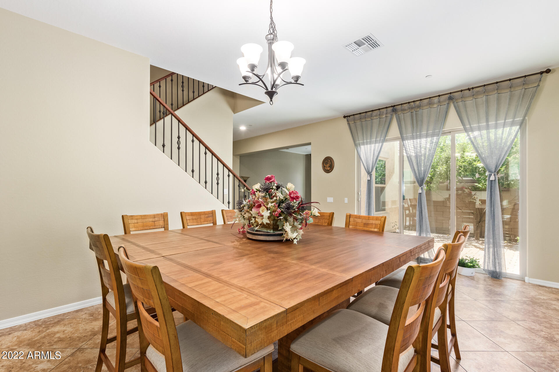 882 E Parkview Drive