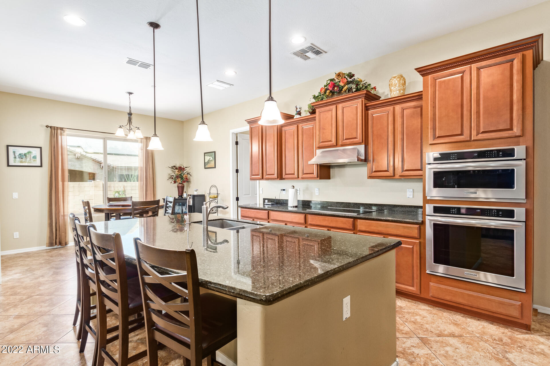 882 E Parkview Drive