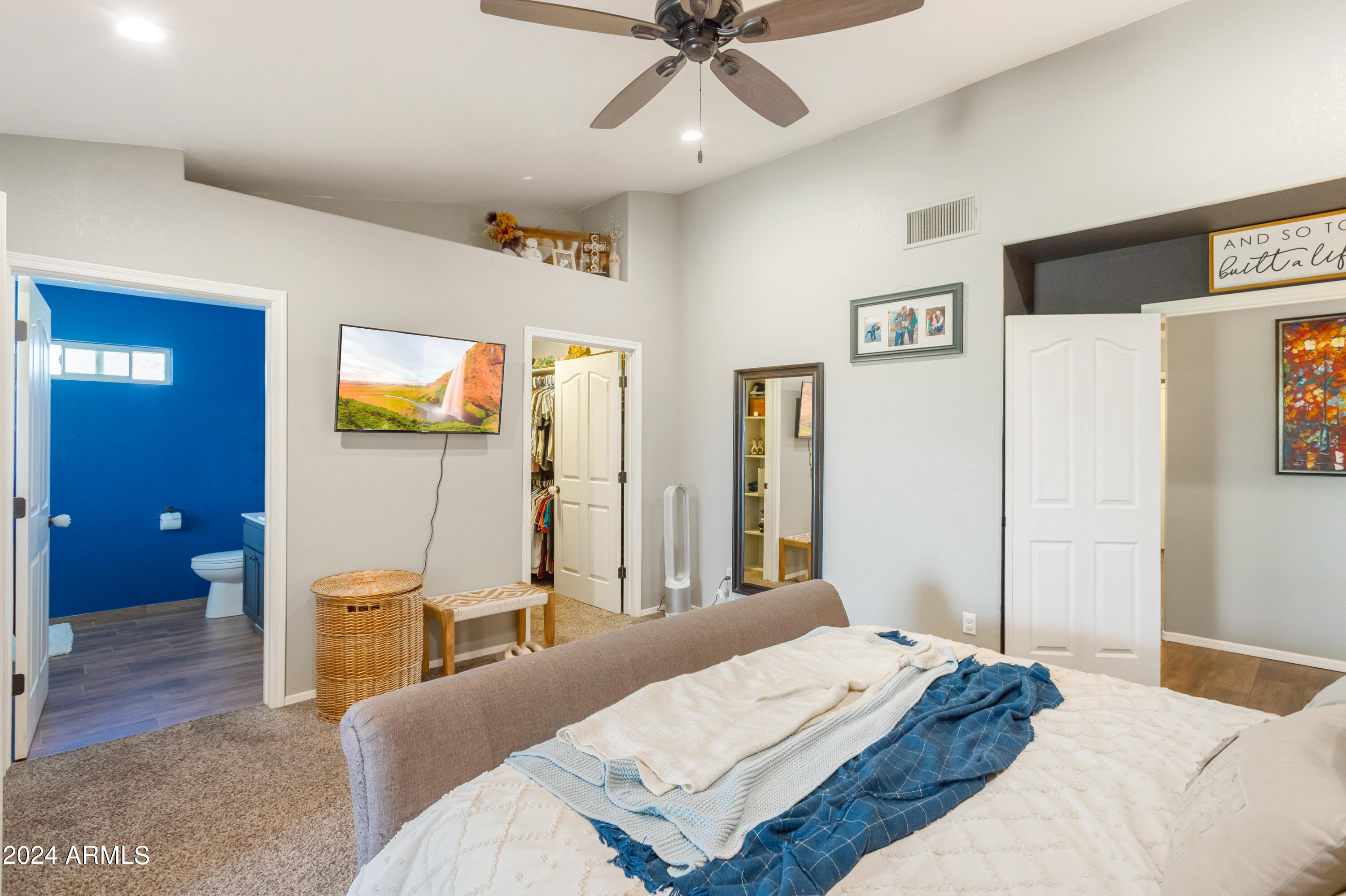MOUNTAIN SHADOWS PHASE E - Residential